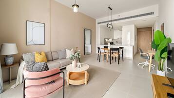 3 عدّة غرف نوم وخدمة الإنترنت