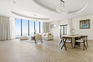 House, Accessible - Silkhaus 64floor PH Ballroom Hall Private Pool (Abu Dhabi)