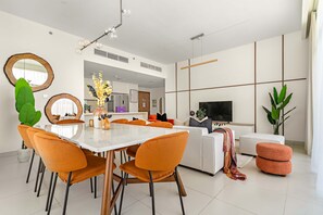 4 bedrooms, Internet - Silkhaus Luxurious 3BR Maid Dubai Hills (Dubai)