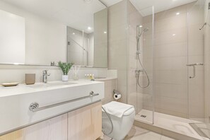 4 bedrooms, Internet - Silkhaus Luxurious 3BR Maid Dubai Hills (Dubai)