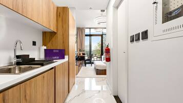 Studio, akses difabel | Internet