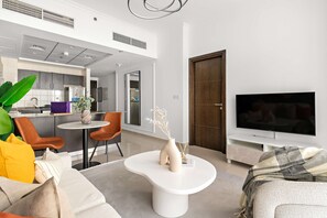 1 bedroom, Internet - Silkhaus Modern 1BR Dubai Marina Bay Central (Dubai)