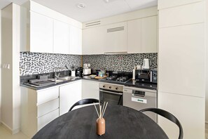 อพาร์ทเมนท์, พร้อมสิ่งอำนวยความสะดวกสำหรับผู้พิการ | 2 ห้องนอน, อินเทอร์เน็ตความเร็วสูง