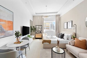 House, Accessible - Silkhaus New Luxurious Studio Near Silicon Mall (Dubai)