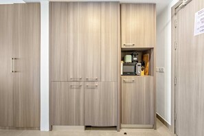 House, Accessible - Silkhaus Studio Masdar City Leonardo Residence (Abu Dhabi)