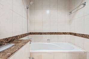 Apartment, Accessible - Silkhaus Near Metro Art XII Tower Pool Gym (Dubai)