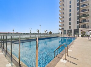 Apartment - Silkhaus 1bdr in Water s Edge Access to Canal (Abu Dhabi)