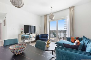 Apartment | 2 bedrooms, Internet - Silkhaus Water s Edge in Yas Near the Canal (Abu Dhabi)