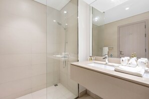 House - Silkhaus Water s Edge in Yas Near the Canal (Abu Dhabi)