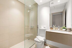 House, Accessible - Silkhaus Canalside Studio in Water s Edge Tower (Abu Dhabi)