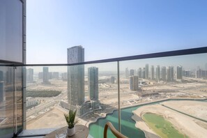 House, Accessible - Silkhaus 1bdr Executive Stay in Radiant Heights (Abu Dhabi)