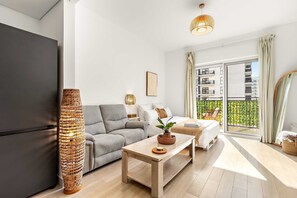 Studio, Accessible | Internet - Silkhaus Chic Studio Yas Island Near Sea World (Abu Dhabi)