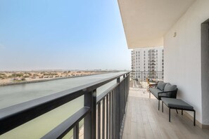 House, Accessible - Silkhaus Canal View 3bdr Maid Near Ferrari World (Abu Dhabi)