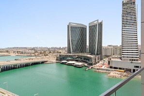 House, Accessible - Silkhaus Chic Studio Shared Pool and Gym (Abu Dhabi)