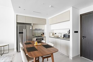 2 bedrooms, Internet - Silkhaus Elite 2bdr Marina Vista Sea View (Dubai)