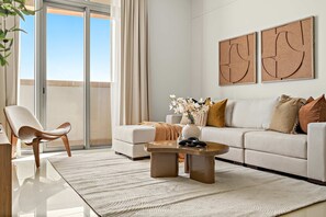 1 bedroom, Internet - Silkhaus Exclusive 1BR Stay at Julphar Tower (Abu Dhabi)
