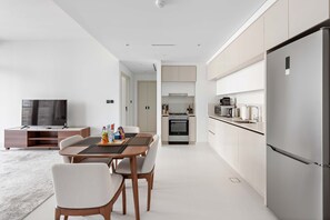 House, Accessible - Silkhaus Chic Seaview 1bdr Marina Vista Tower (Dubai)