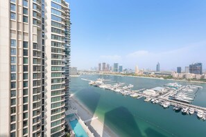1 bedroom, Internet - Silkhaus 1bdr w Private Tower Beach Marina Vista (Dubai)