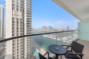 1 bedroom, Internet - Silkhaus 1bdr w Private Tower Beach Marina Vista (Dubai)