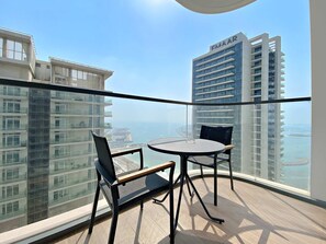 House, Accessible - Silkhaus 1bdr Sea View Retreat Private Beach (Dubai)