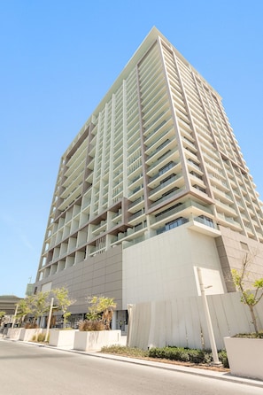 House, Accessible - Silkhaus Chic 1bdr Apartment With Gym (Abu Dhabi)