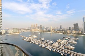 House, Accessible | 2 bedrooms, Internet - Silkhaus Large 2bdr Sea View Emaar Tower (Dubai)