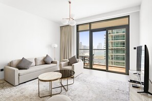 House - Marina Apartment w Building Pool gym Balcony (Dubai)