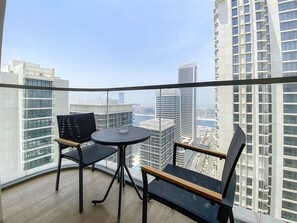 Apartment - Silkhaus 1bdr Exclusive Sea View Marina Vista (Dubai)