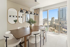House, Accessible | 4 bedrooms, Internet - Silkhaus Convenient 3BR Maid Room in Reem Island (Abu Dhabi)