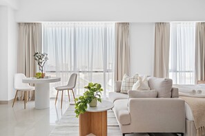 Internet - Silkhaus Studio in Nova Tower Near Silicon Mall (Dubai)