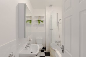 House - Generous 2-bed Apartment Near Queen s Park (London)