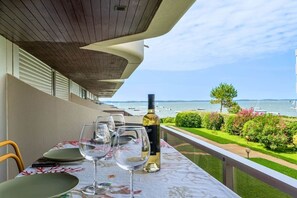 Outdoor dining - Pearl of the Basin (Arcachon)