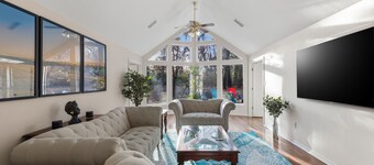 Oakwood Oasis: 1.4 Acres Of Tranquility 6 Bedroom Home