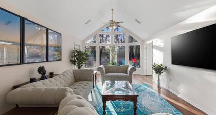 Oakwood Oasis: 1.4 Acres Of Tranquility 6 Bedroom Home