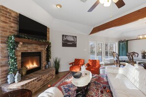 Rumah, 6 kamar tidur | Area keluarga | Smart TV dan layanan streaming