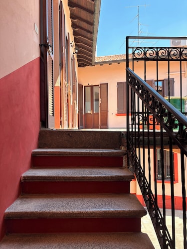 CORTE MENEGHINA -SHORT STAYS