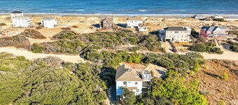 Spacious 4-bedroom house in beautiful 4x4 area of Corolla with ocean views!