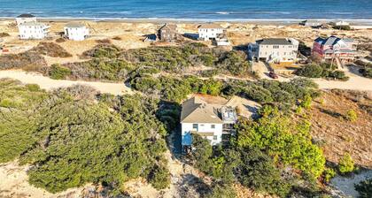 Spacious 4-bedroom house in beautiful 4x4 area of Corolla with ocean views!
