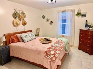 Unclassified image, 2 of 17, button -  1-Queen bed & queen couch sleeps 4 duplex in Smithfield  stream & beach area (Smithfield)