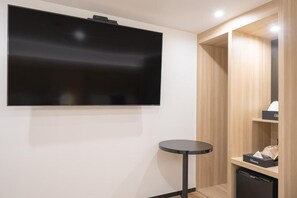 Twin Room, 2 Double Beds, Non Smoking, City View - HOTEL LAVANDA (Incheon)