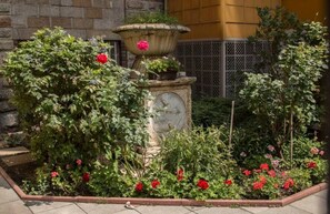 Property grounds - Your Home Away from Home in Budapest (Budapest)