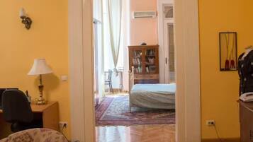 1 bedroom, iron/ironing board, internet, bed sheets