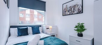 Modern Home, Ideal for Families, Free Parking!