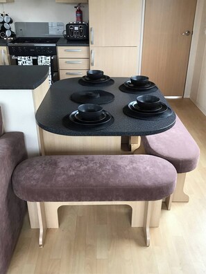 Maison, 3 chambres, patio | Restauration