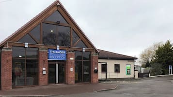 Nhà, 3 phòng ngủ, sân hiên | Ngoại thất