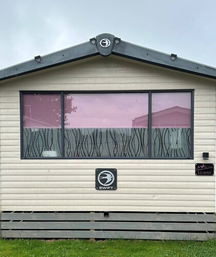 Charming Holiday Park Retreat in Morecam