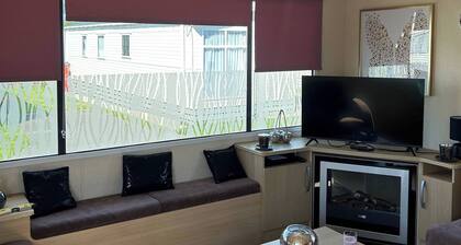 Charming Holiday Park Retreat in Morecam