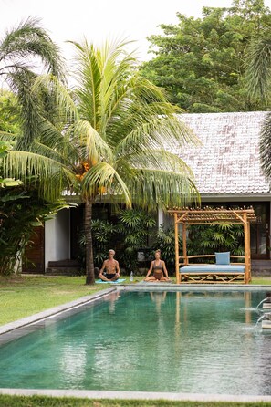 บริเวณภายนอก