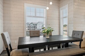 Dining - Lake Front home with awesome views and heated pool (Kingsland)