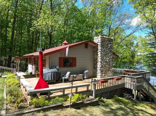 Hickory Hideaways/Nelson Lake/Pontoon Rental/Dog Friendly/Sauna